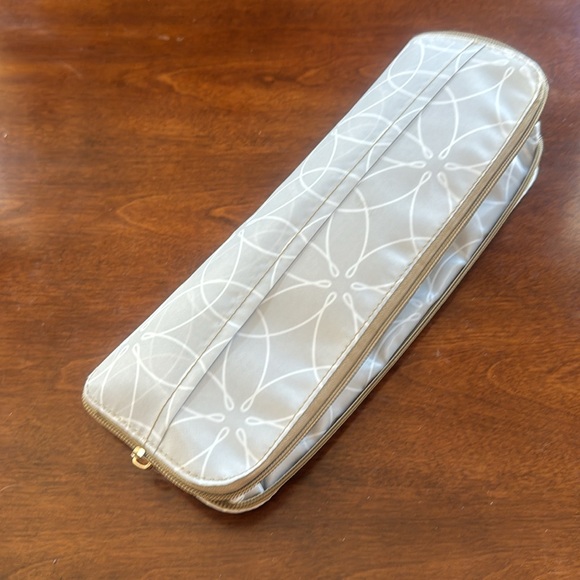 New DSW Foldable Tote. - Picture 2 of 12